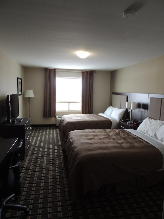 Western Star Inn And Suites Carlyle Room photo
